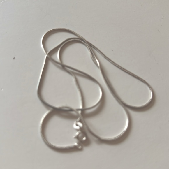 30’’ silver snake chain - Picture 2 of 2